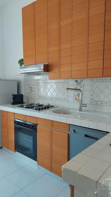 Apartamento Giulia Town House Tra Citta E Mare Salerno Exterior foto