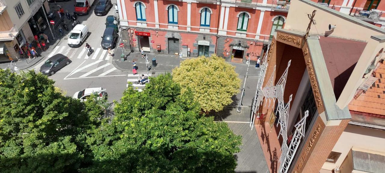 Apartamento Giulia Town House Tra Citta E Mare Salerno Exterior foto